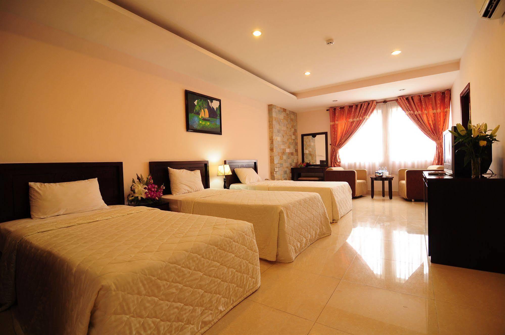 Phuoc Loc Tho 1 Hotel Хошимин Экстерьер фото