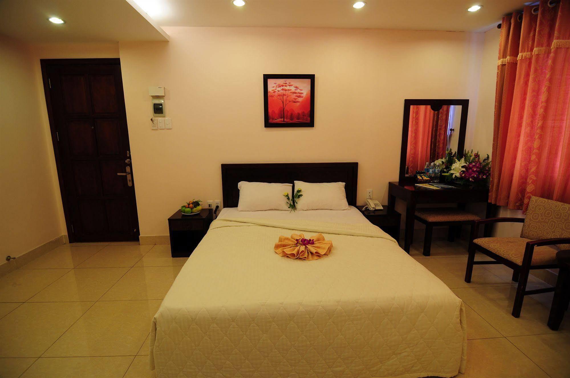 Phuoc Loc Tho 1 Hotel Хошимин Экстерьер фото