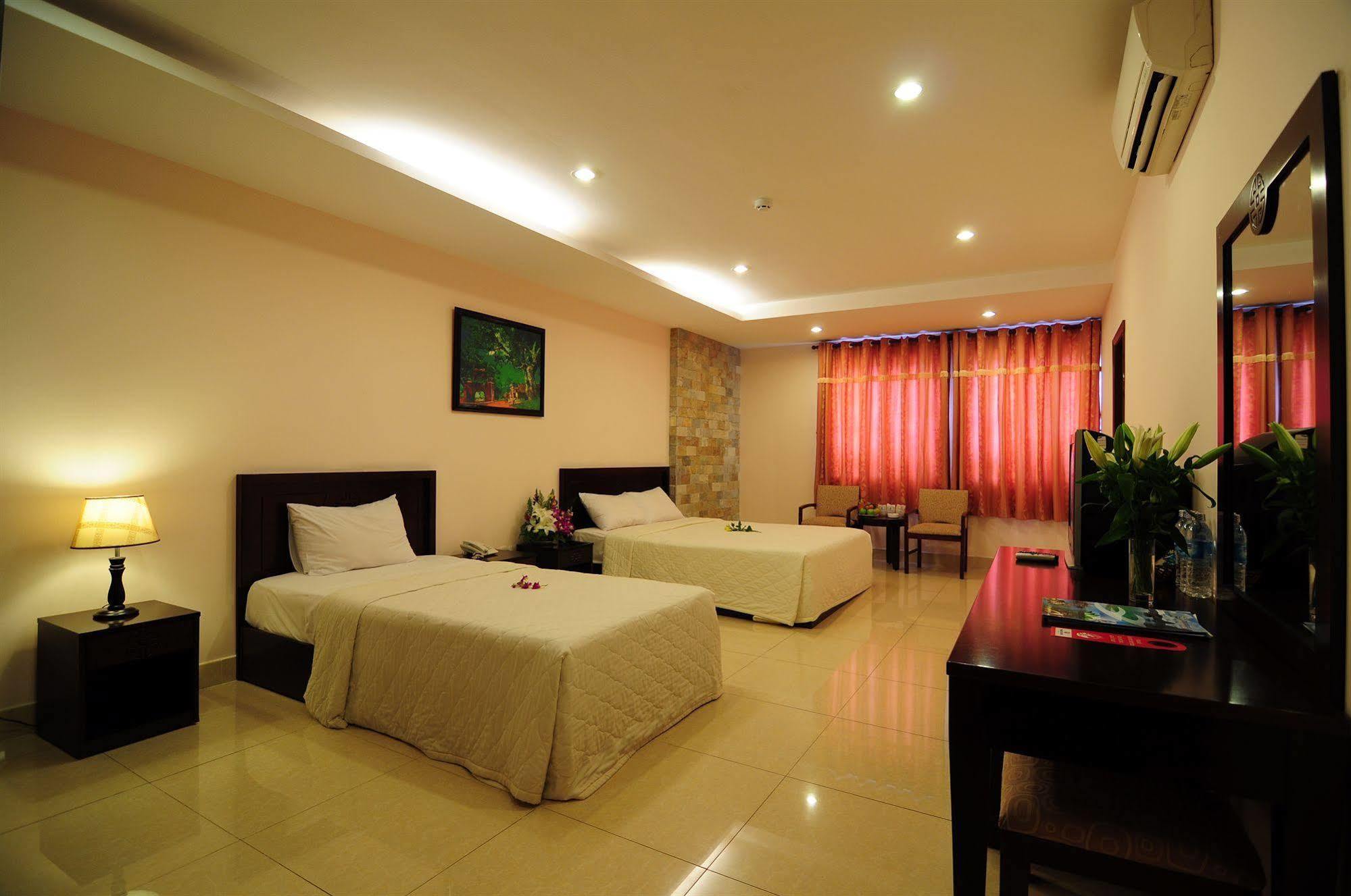 Phuoc Loc Tho 1 Hotel Хошимин Экстерьер фото
