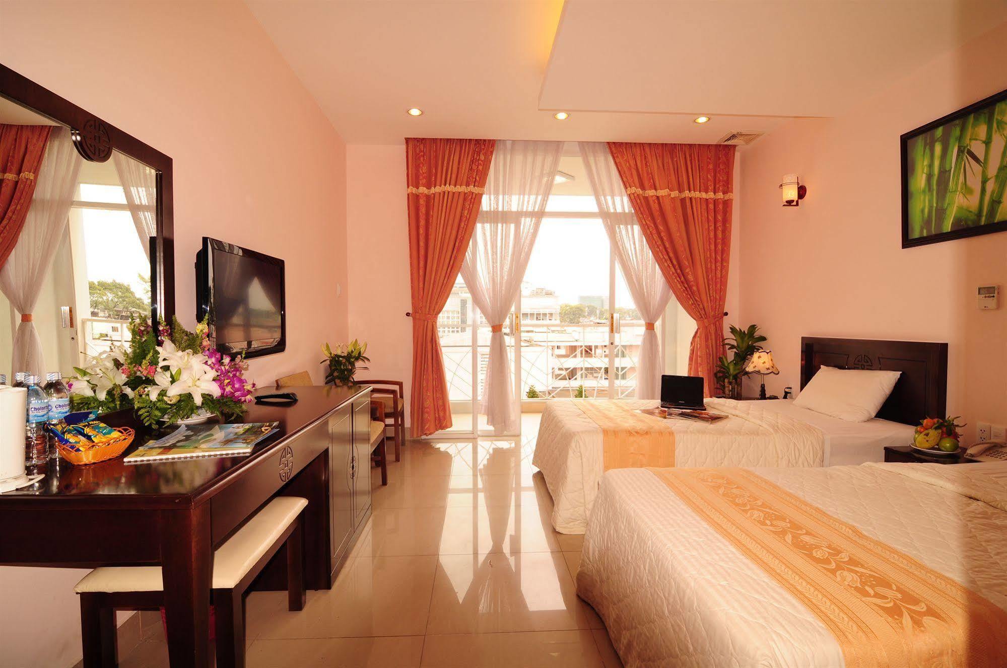 Phuoc Loc Tho 1 Hotel Хошимин Экстерьер фото